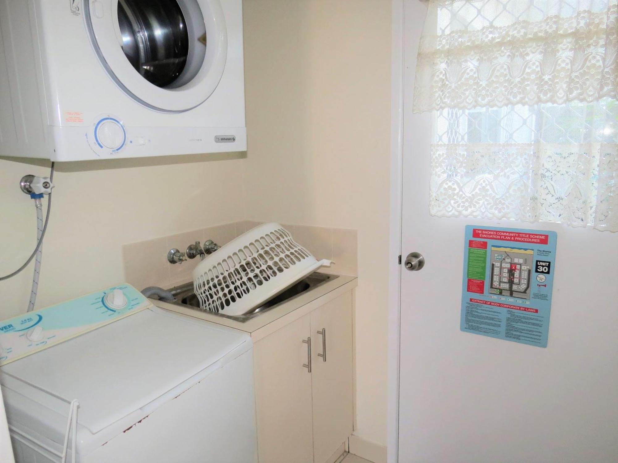 The Shores Holiday Apartments Mackay Room photo